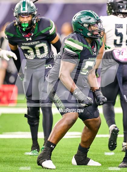 Thumbnail 1 in Iowa Colony vs. Randle (UIL 5A D2 Football Quarterfinal) photogallery.