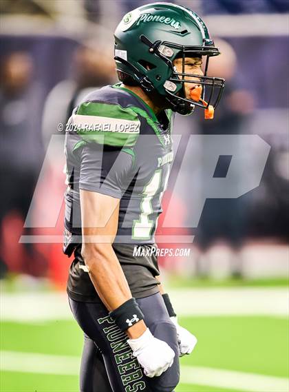 Thumbnail 1 in Iowa Colony vs. Randle (UIL 5A D2 Football Quarterfinal) photogallery.