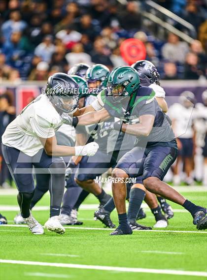 Thumbnail 1 in Iowa Colony vs. Randle (UIL 5A D2 Football Quarterfinal) photogallery.
