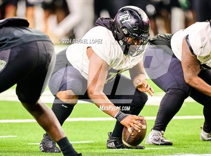 Thumbnail 2 in Iowa Colony vs. Randle (UIL 5A D2 Football Quarterfinal) photogallery.