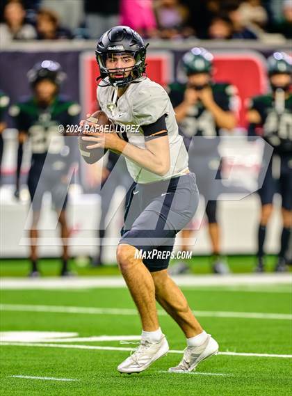Thumbnail 1 in Iowa Colony vs. Randle (UIL 5A D2 Football Quarterfinal) photogallery.