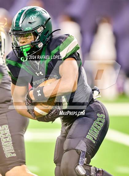 Thumbnail 3 in Iowa Colony vs. Randle (UIL 5A D2 Football Quarterfinal) photogallery.