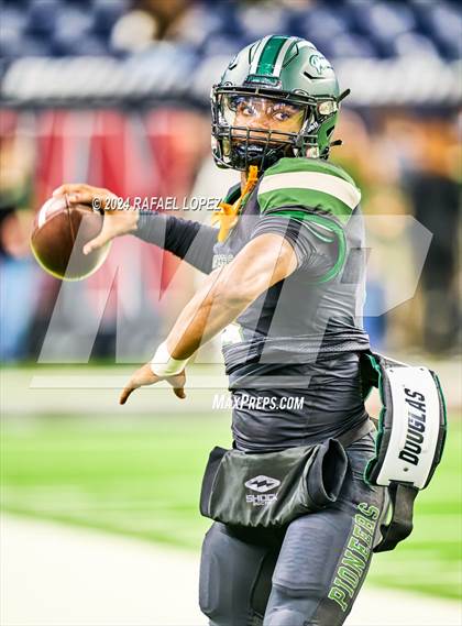 Thumbnail 3 in Iowa Colony vs. Randle (UIL 5A D2 Football Quarterfinal) photogallery.