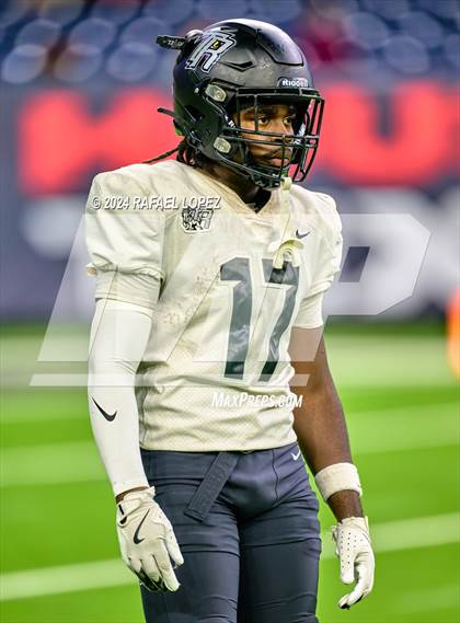 Thumbnail 1 in Iowa Colony vs. Randle (UIL 5A D2 Football Quarterfinal) photogallery.