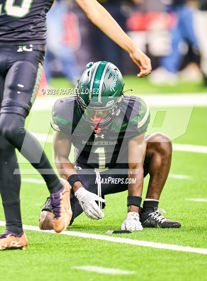 Thumbnail 2 in Iowa Colony vs. Randle (UIL 5A D2 Football Quarterfinal) photogallery.