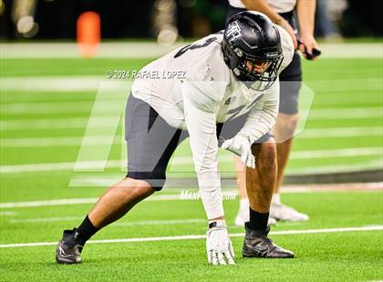 Thumbnail 1 in Iowa Colony vs. Randle (UIL 5A D2 Football Quarterfinal) photogallery.