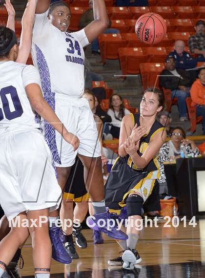 Thumbnail 1 in Del Oro vs Sacramento (CIF SJS D2 Playoff) photogallery.