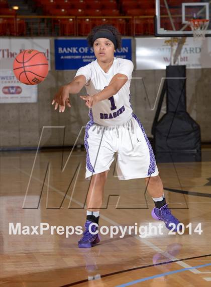 Thumbnail 3 in Del Oro vs Sacramento (CIF SJS D2 Playoff) photogallery.