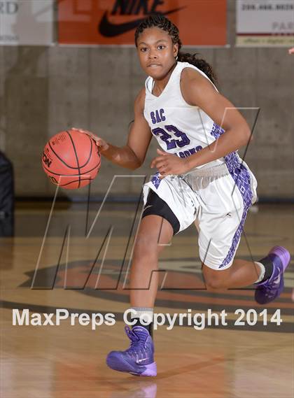 Thumbnail 1 in Del Oro vs Sacramento (CIF SJS D2 Playoff) photogallery.