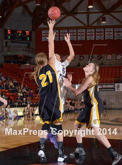 Thumbnail 2 in Del Oro vs Sacramento (CIF SJS D2 Playoff) photogallery.