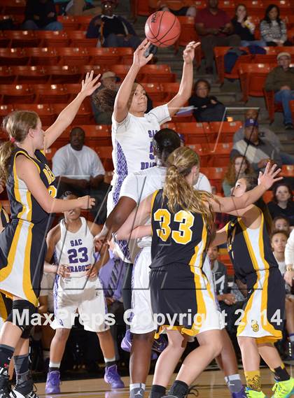 Thumbnail 2 in Del Oro vs Sacramento (CIF SJS D2 Playoff) photogallery.