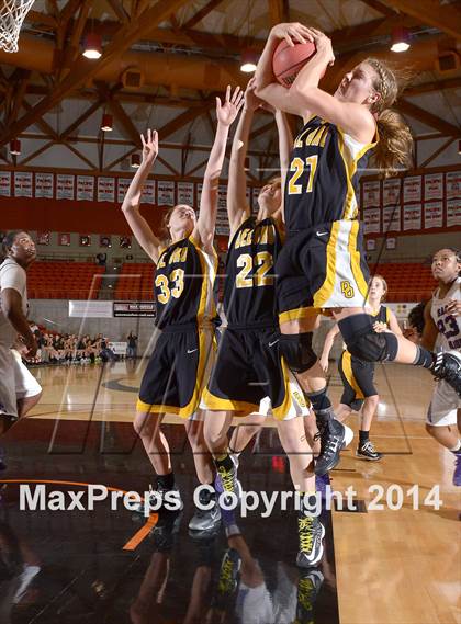 Thumbnail 2 in Del Oro vs Sacramento (CIF SJS D2 Playoff) photogallery.