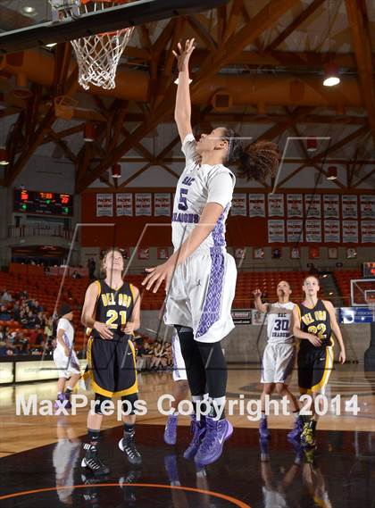 Thumbnail 1 in Del Oro vs Sacramento (CIF SJS D2 Playoff) photogallery.