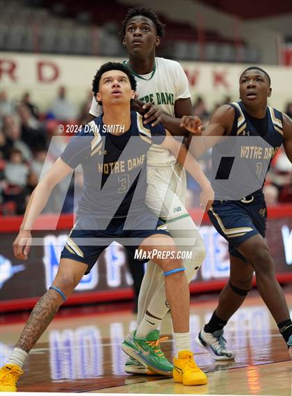 Thumbnail 2 in Notre Dame vs. Norte Dame Catholic (CIAC Division I Semifinal) photogallery.