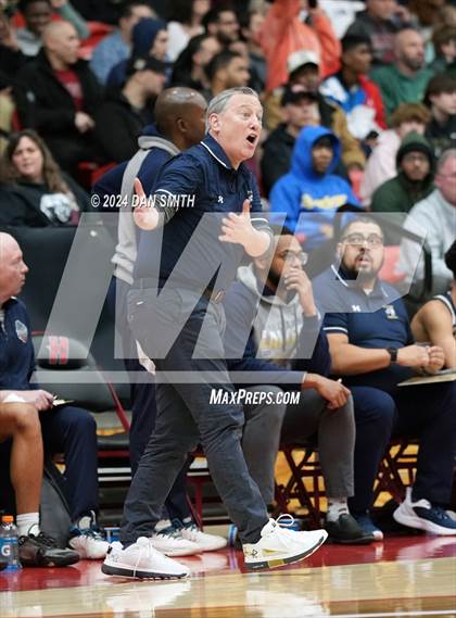 Thumbnail 2 in Notre Dame vs. Norte Dame Catholic (CIAC Division I Semifinal) photogallery.