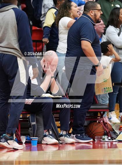 Thumbnail 2 in Notre Dame vs. Norte Dame Catholic (CIAC Division I Semifinal) photogallery.