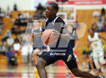 Thumbnail 1 in Notre Dame vs. Norte Dame Catholic (CIAC Division I Semifinal) photogallery.