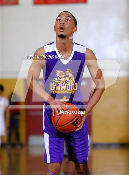 Thumbnail 3 in Lynwood vs. Dominguez photogallery.
