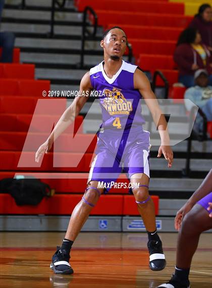 Thumbnail 3 in Lynwood vs. Dominguez photogallery.