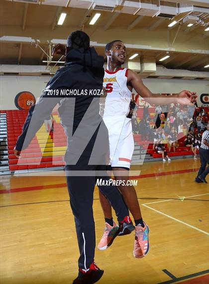 Thumbnail 2 in Lynwood vs. Dominguez photogallery.