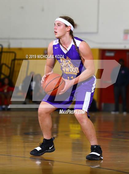 Thumbnail 2 in Lynwood vs. Dominguez photogallery.