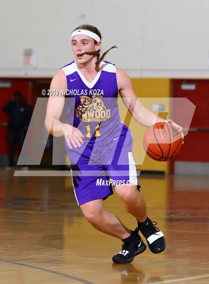 Thumbnail 2 in Lynwood vs. Dominguez photogallery.