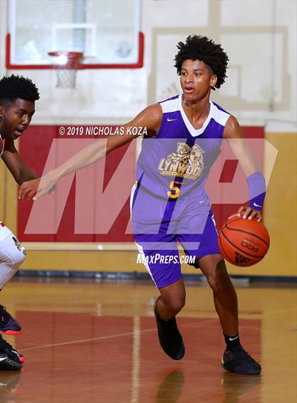 Thumbnail 2 in Lynwood vs. Dominguez photogallery.
