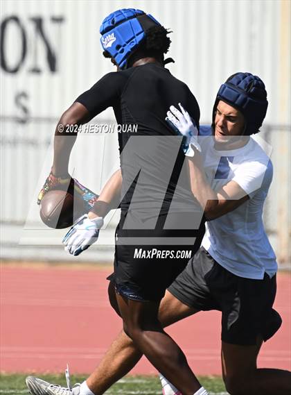 Thumbnail 2 in Serra vs. Corona del Mar (Brave 8 Invitational) photogallery.