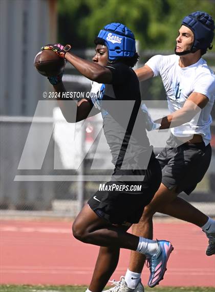 Thumbnail 2 in Serra vs. Corona del Mar (Brave 8 Invitational) photogallery.