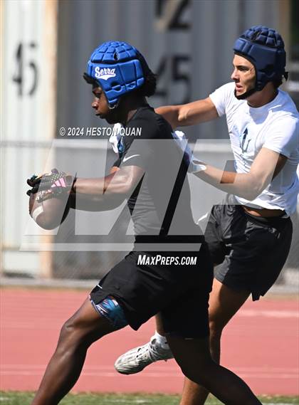 Thumbnail 2 in Serra vs. Corona del Mar (Brave 8 Invitational) photogallery.