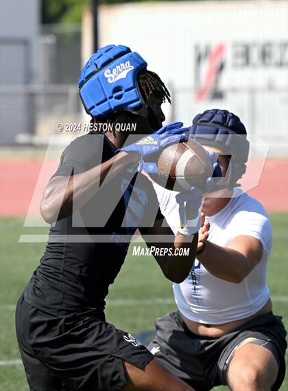 Thumbnail 2 in Serra vs. Corona del Mar (Brave 8 Invitational) photogallery.