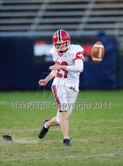 Thumbnail 3 in New Canaan vs. Hand (CIAC Class L Final) photogallery.