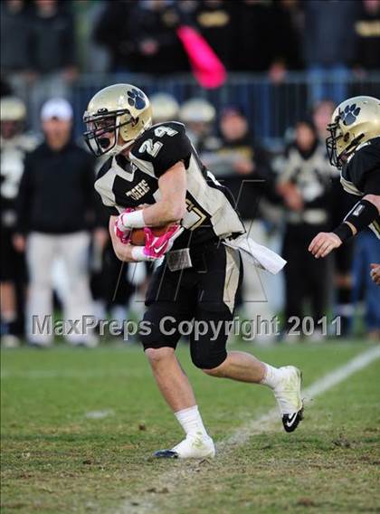 Thumbnail 2 in New Canaan vs. Hand (CIAC Class L Final) photogallery.