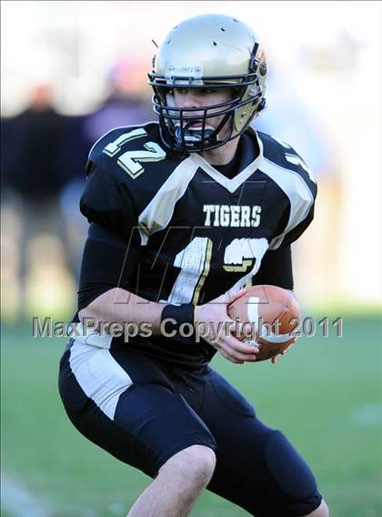 Thumbnail 3 in New Canaan vs. Hand (CIAC Class L Final) photogallery.