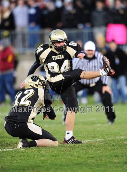Thumbnail 2 in New Canaan vs. Hand (CIAC Class L Final) photogallery.
