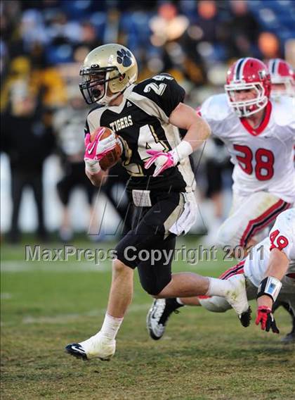 Thumbnail 2 in New Canaan vs. Hand (CIAC Class L Final) photogallery.