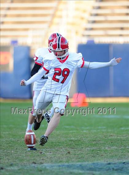 Thumbnail 3 in New Canaan vs. Hand (CIAC Class L Final) photogallery.