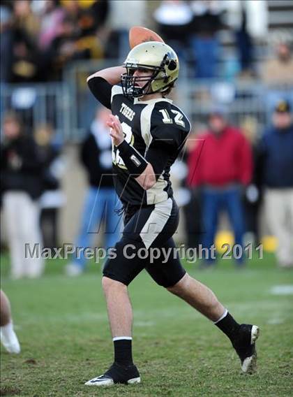 Thumbnail 1 in New Canaan vs. Hand (CIAC Class L Final) photogallery.