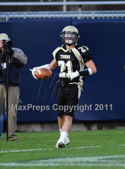 Thumbnail 3 in New Canaan vs. Hand (CIAC Class L Final) photogallery.