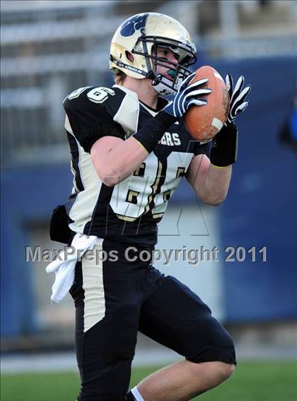 Thumbnail 2 in New Canaan vs. Hand (CIAC Class L Final) photogallery.