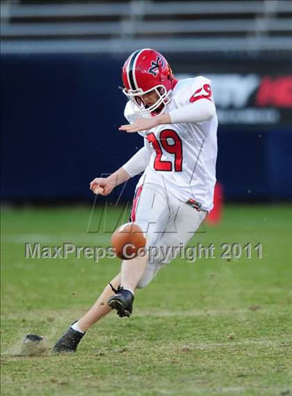 Thumbnail 2 in New Canaan vs. Hand (CIAC Class L Final) photogallery.