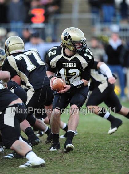 Thumbnail 3 in New Canaan vs. Hand (CIAC Class L Final) photogallery.