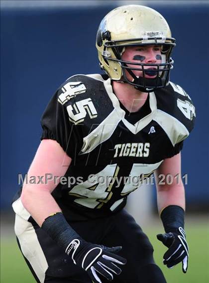 Thumbnail 1 in New Canaan vs. Hand (CIAC Class L Final) photogallery.