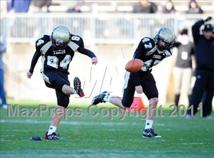 Thumbnail 1 in New Canaan vs. Hand (CIAC Class L Final) photogallery.