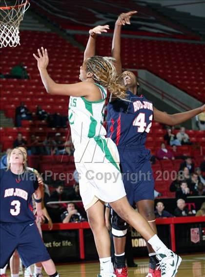 Thumbnail 2 in Jones vs. Washington (T-Mobile Invitational) photogallery.