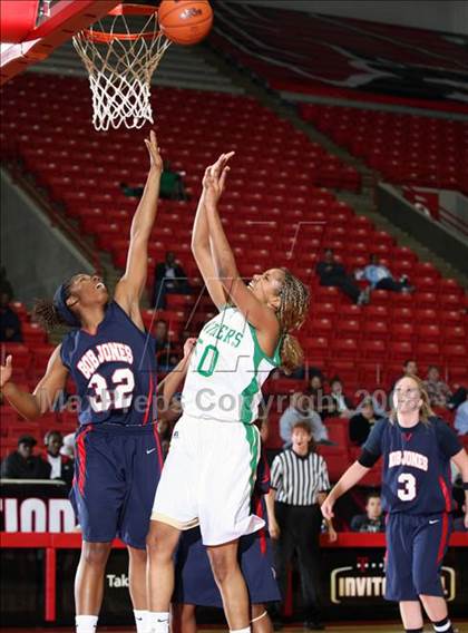 Thumbnail 2 in Jones vs. Washington (T-Mobile Invitational) photogallery.