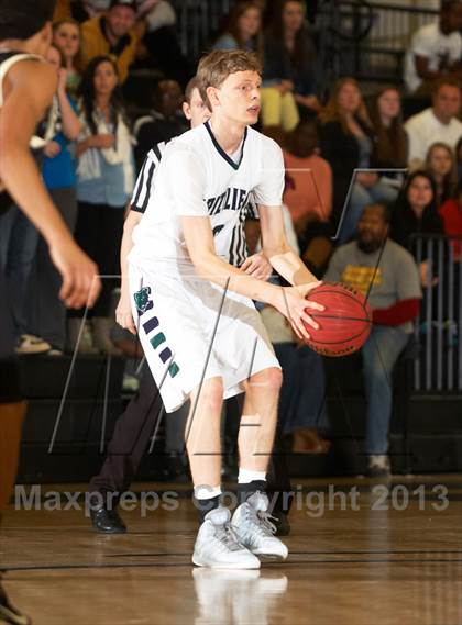 Thumbnail 2 in Sprayberry vs. Creekview (Region 7 AAAAA Final) photogallery.
