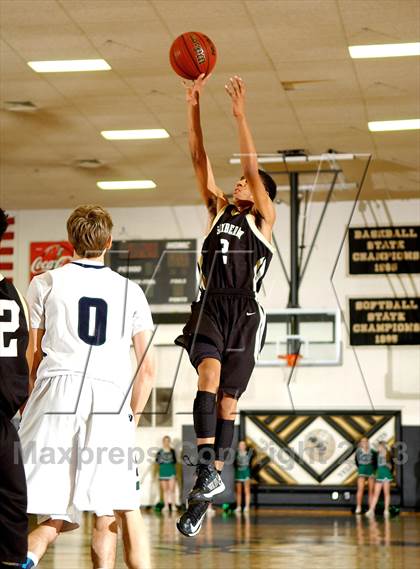 Thumbnail 2 in Sprayberry vs. Creekview (Region 7 AAAAA Final) photogallery.