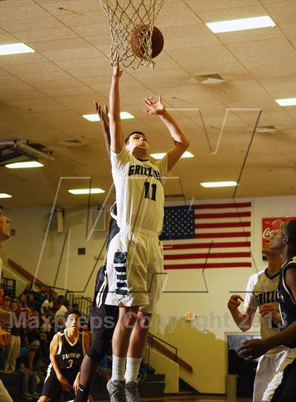 Thumbnail 3 in Sprayberry vs. Creekview (Region 7 AAAAA Final) photogallery.