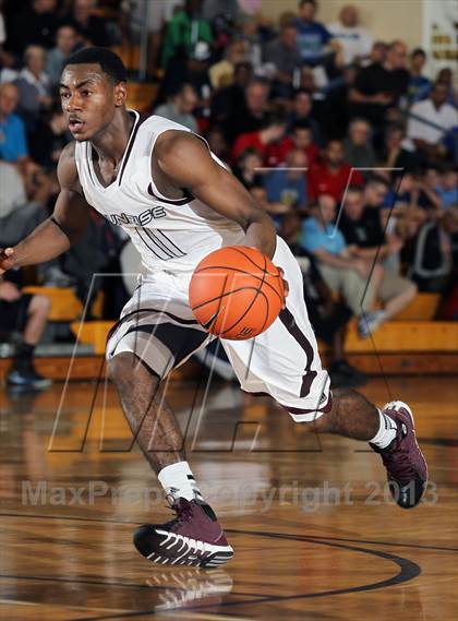 Thumbnail 2 in Sunrise Christian Academy vs. Barking Abbey (London) (City of Palms Classic) photogallery.